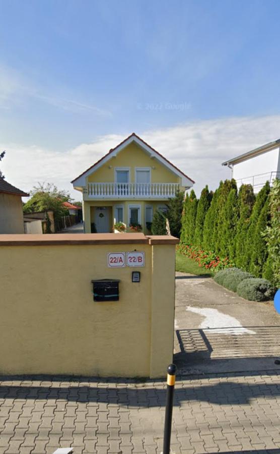 Cozy Room With Garden In Братислава Екстер'єр фото