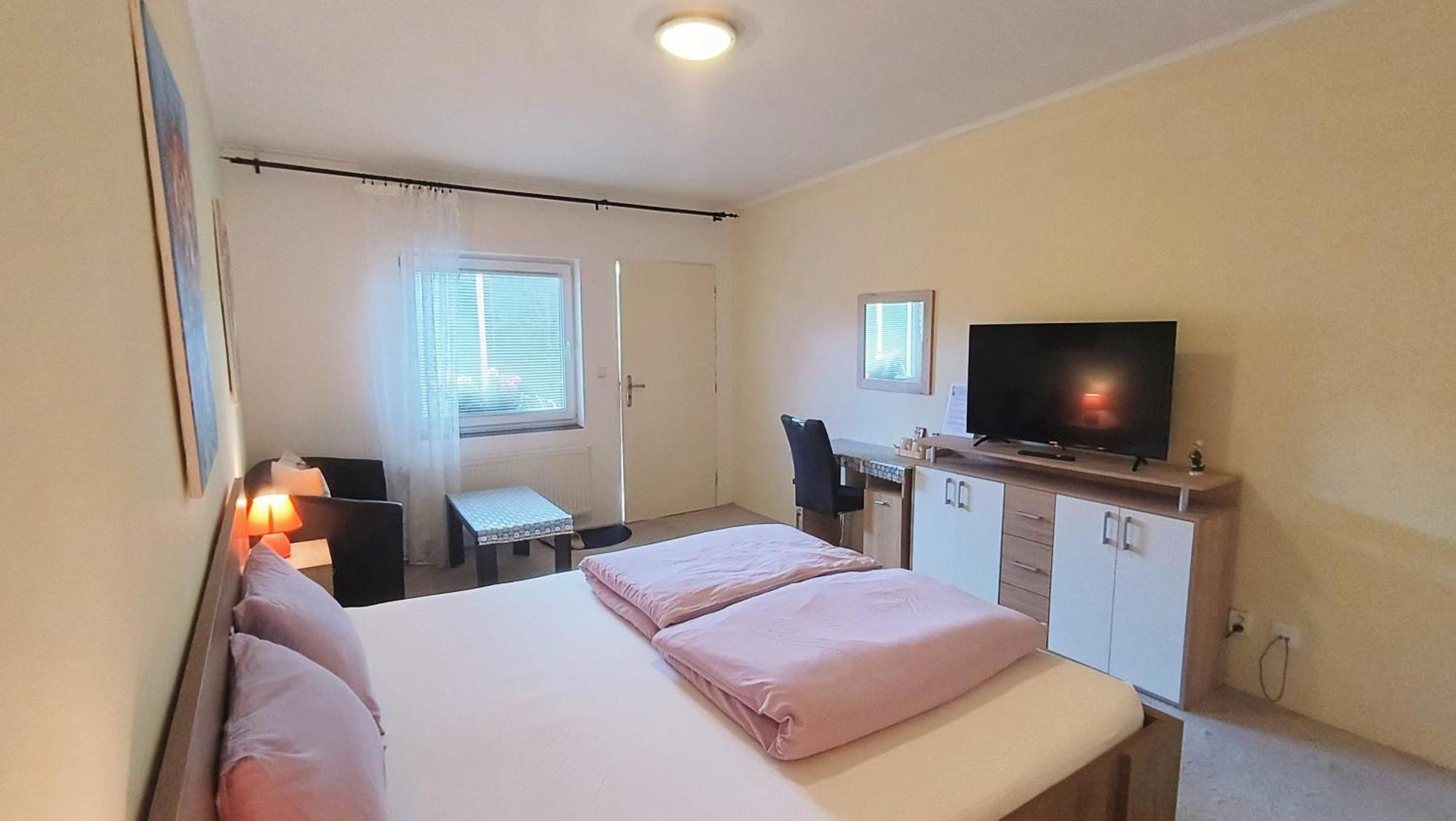 Cozy Room With Garden In Братислава Екстер'єр фото