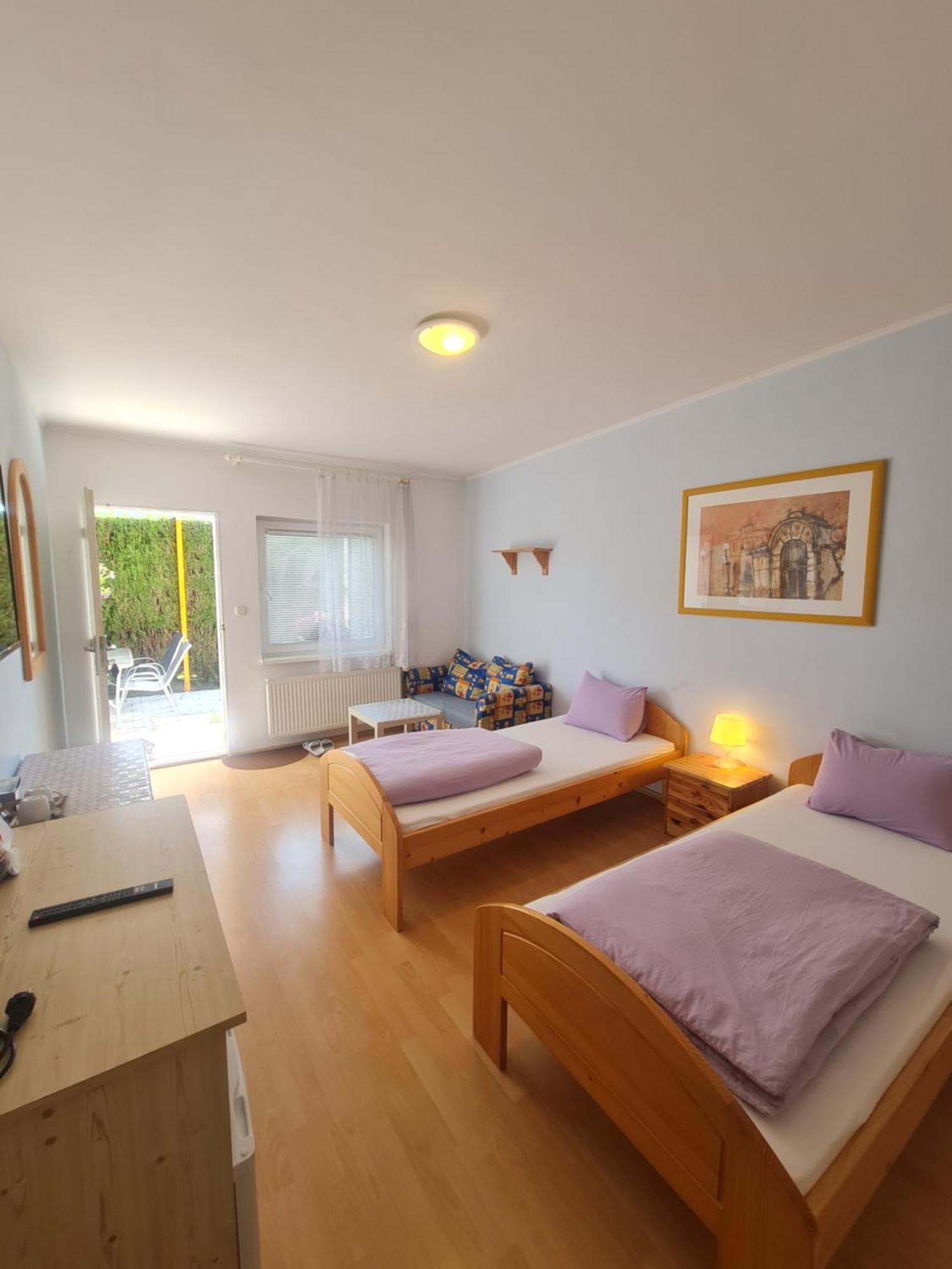 Cozy Room With Garden In Братислава Екстер'єр фото