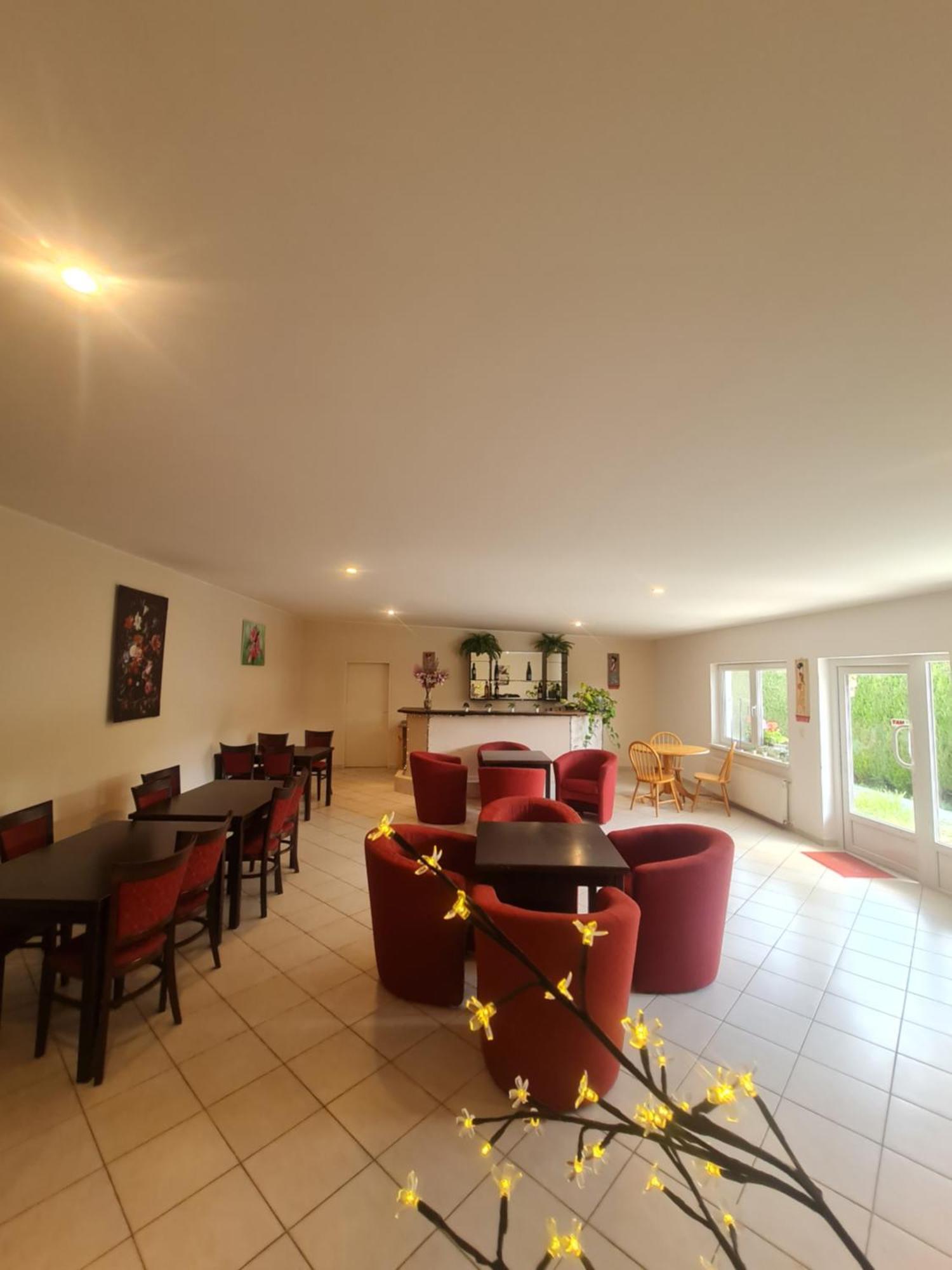 Cozy Room With Garden In Братислава Екстер'єр фото