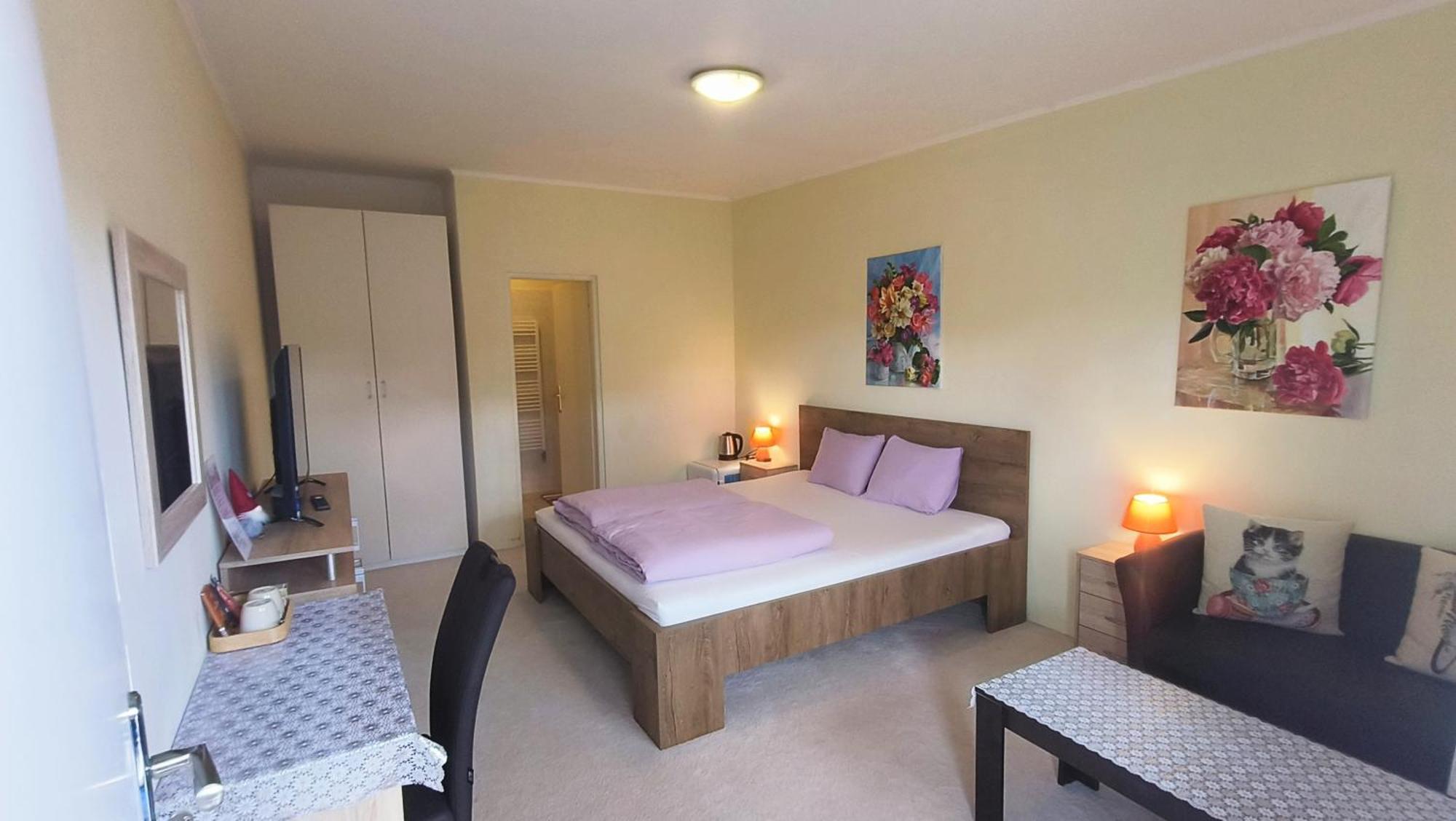 Cozy Room With Garden In Братислава Екстер'єр фото